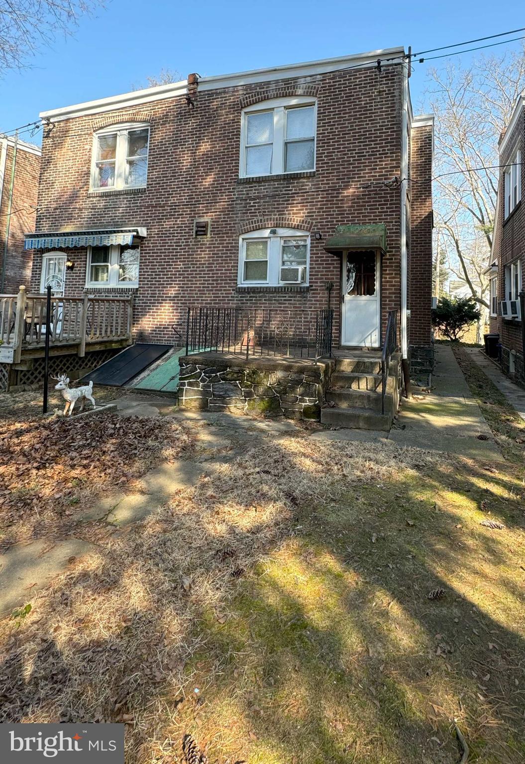 LAWNDALE - Residential