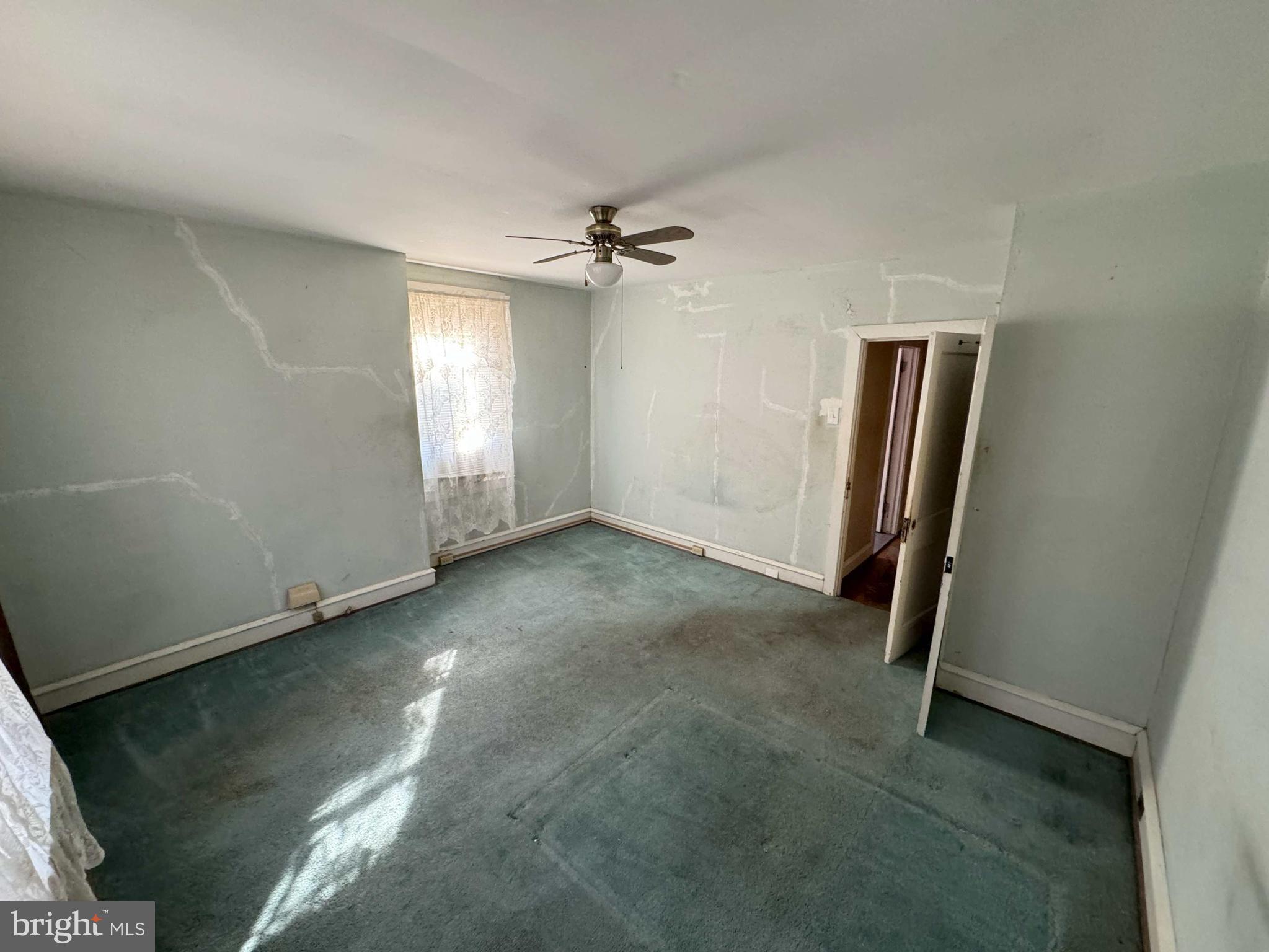 LAWNDALE - Residential