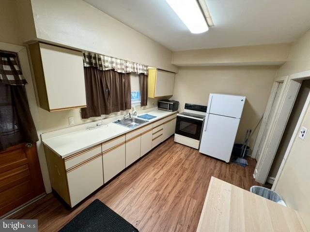 LAWNDALE - Residential