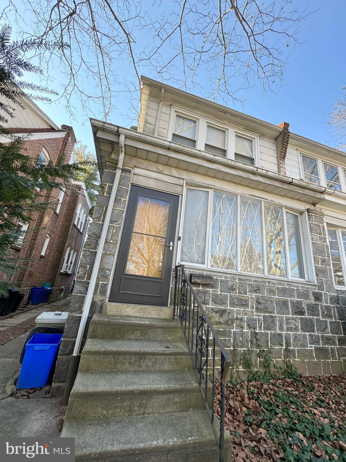 LAWNDALE - Residential