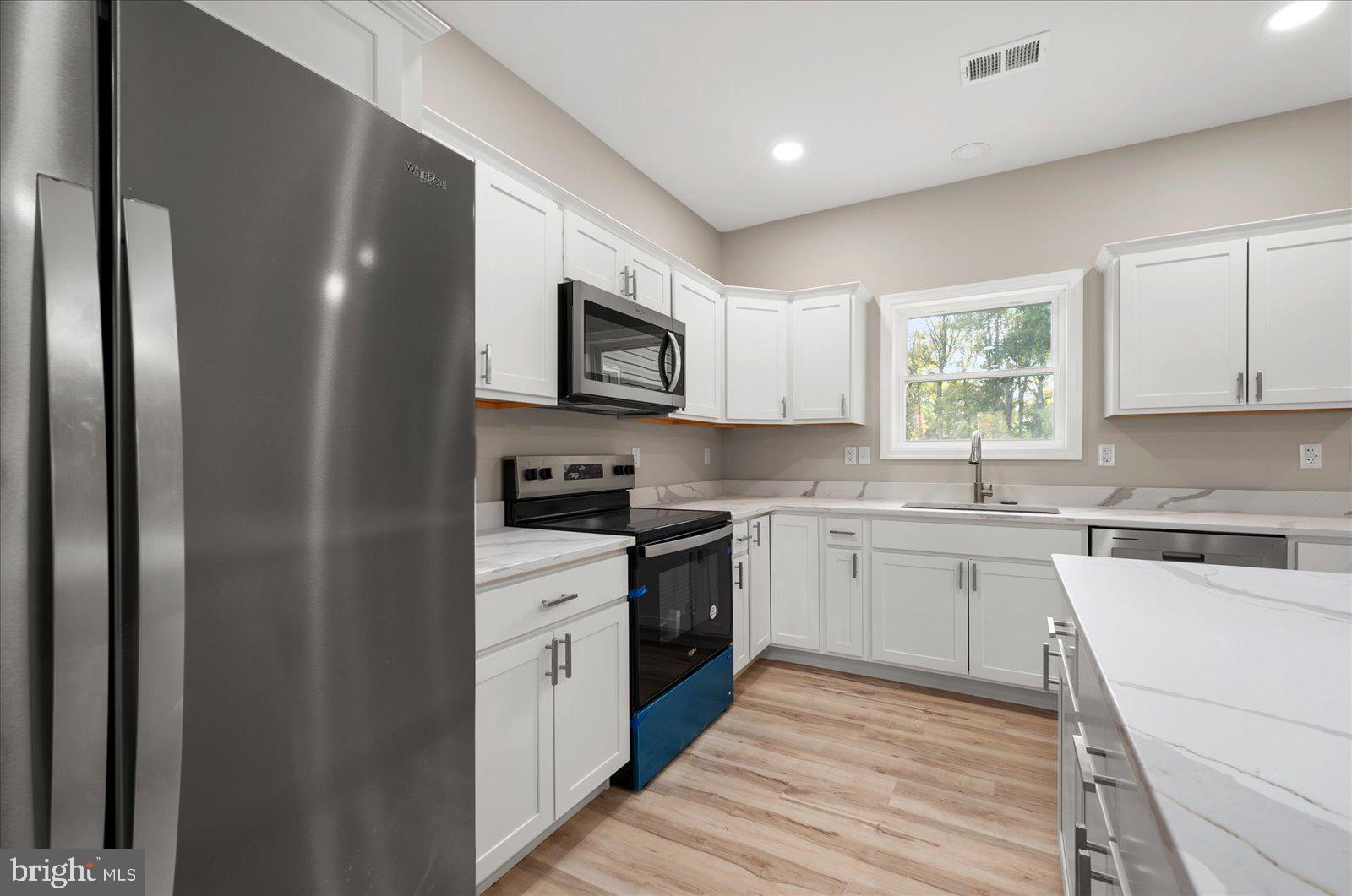 LORDS CROSSING - Residential