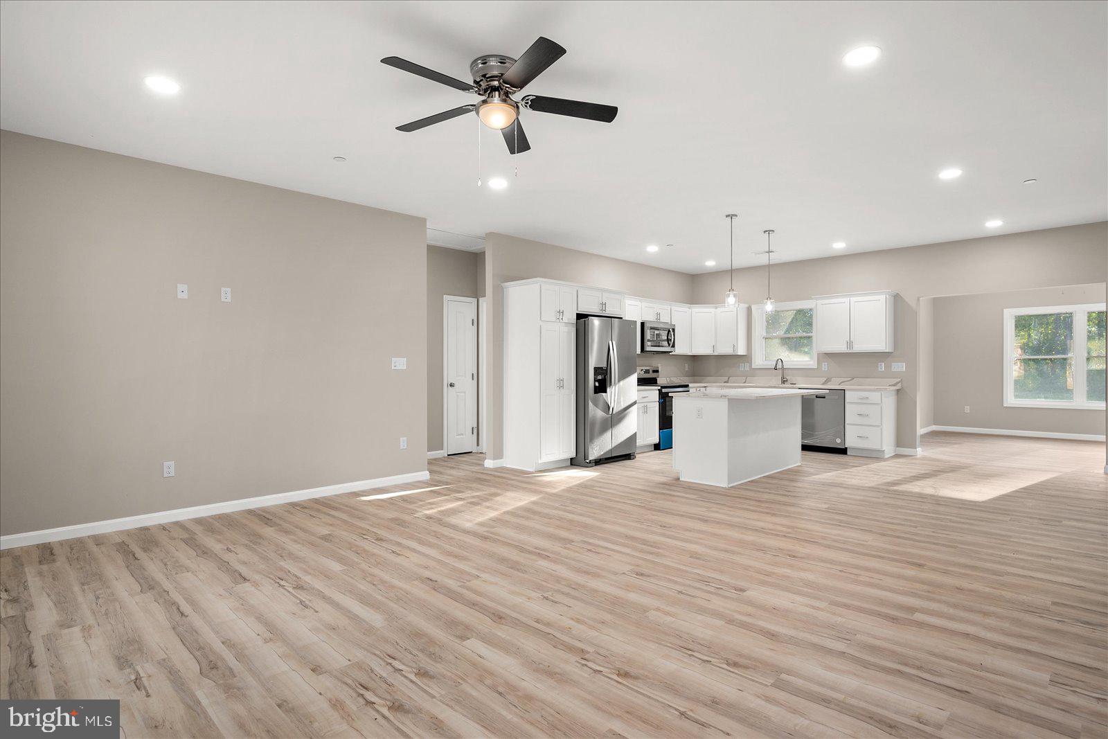 LORDS CROSSING - Residential