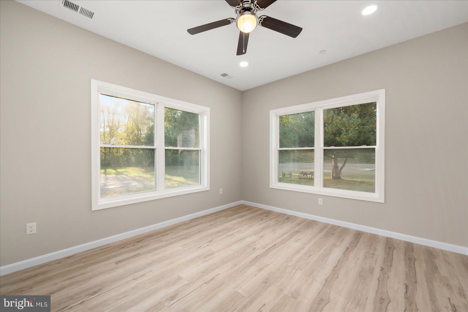 LORDS CROSSING - Residential