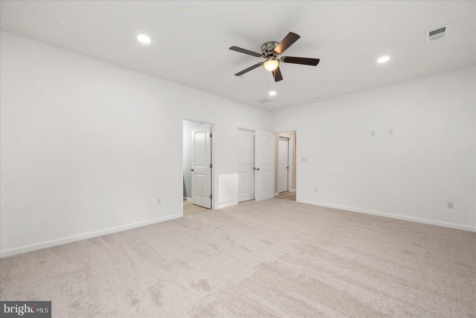 LORDS CROSSING - Residential