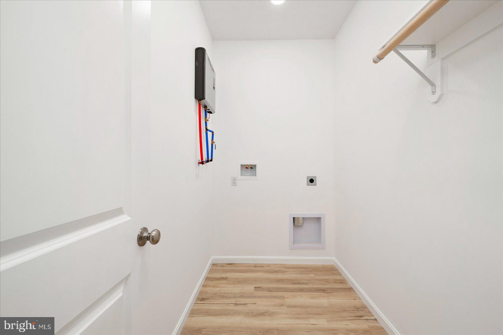 LORDS CROSSING - Residential