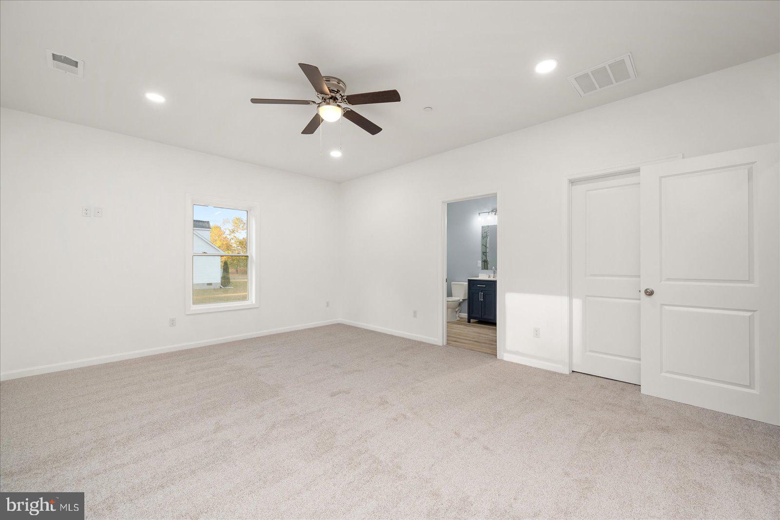 LORDS CROSSING - Residential