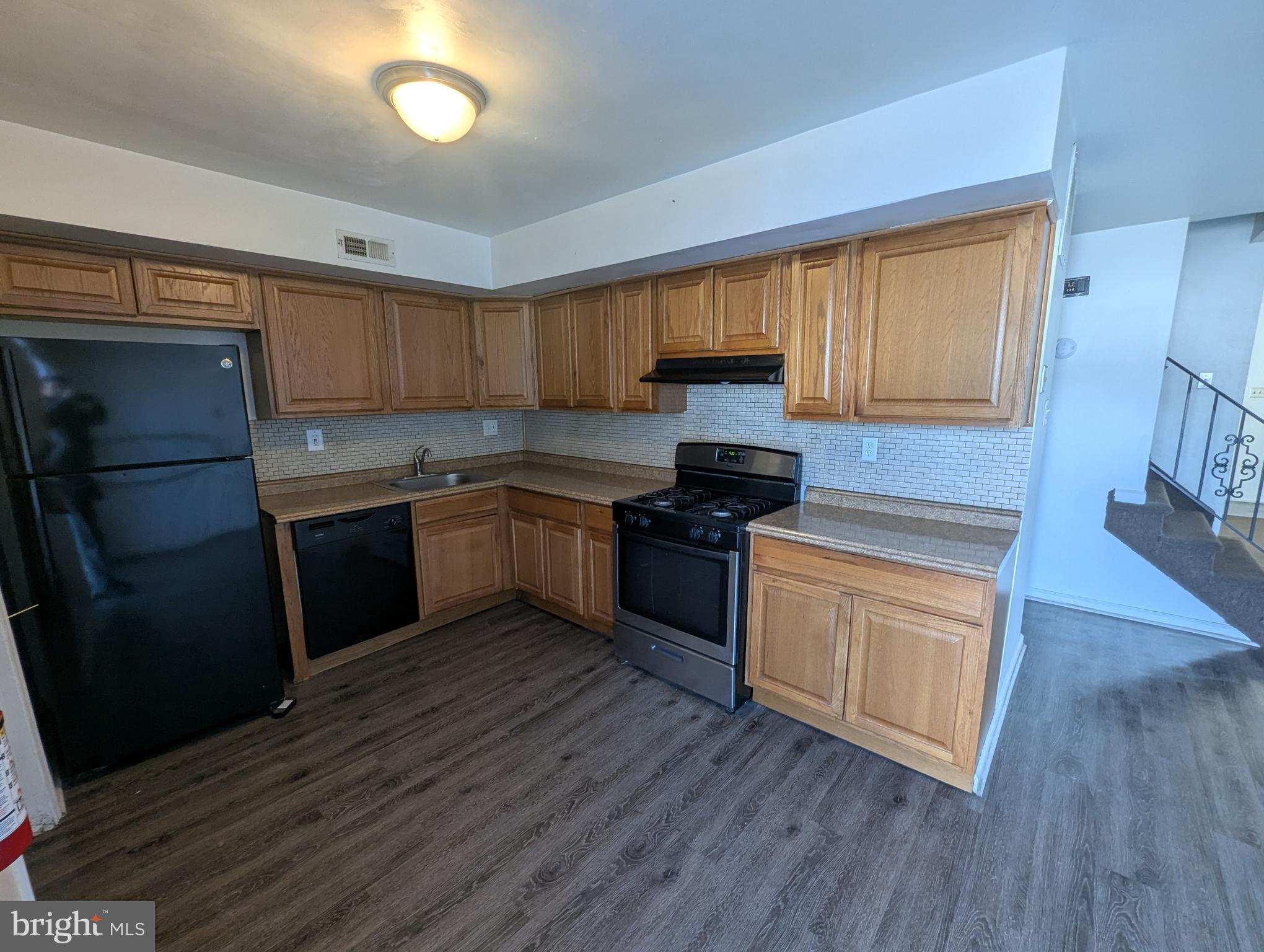 136 COLONIAL SQUARE DRIVE