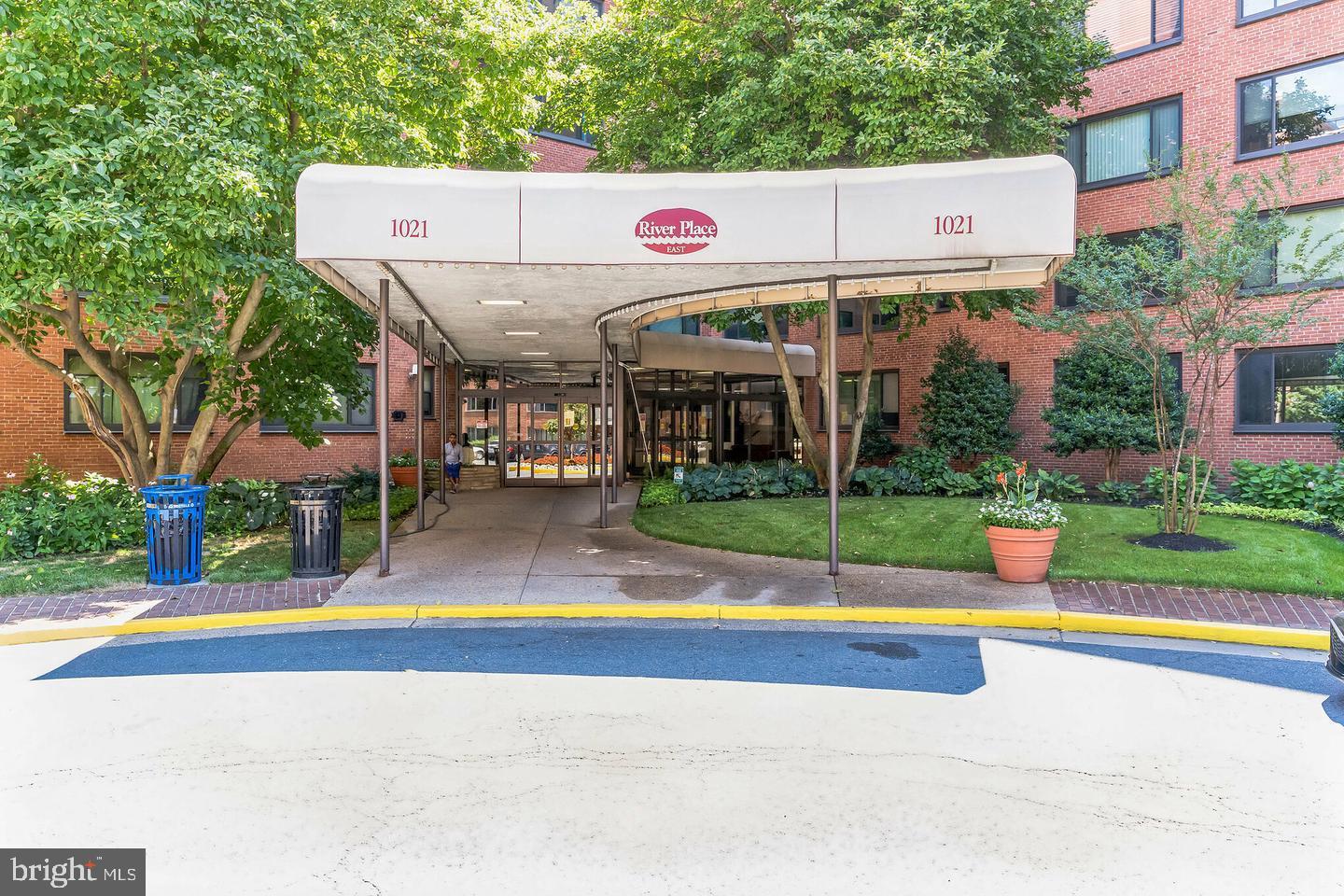 1021 ARLINGTON BOULEVARD 237