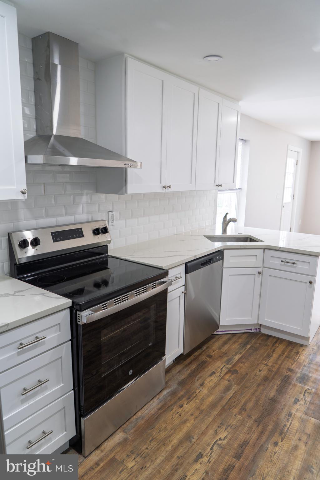 GLENSIDE - Residential Lease