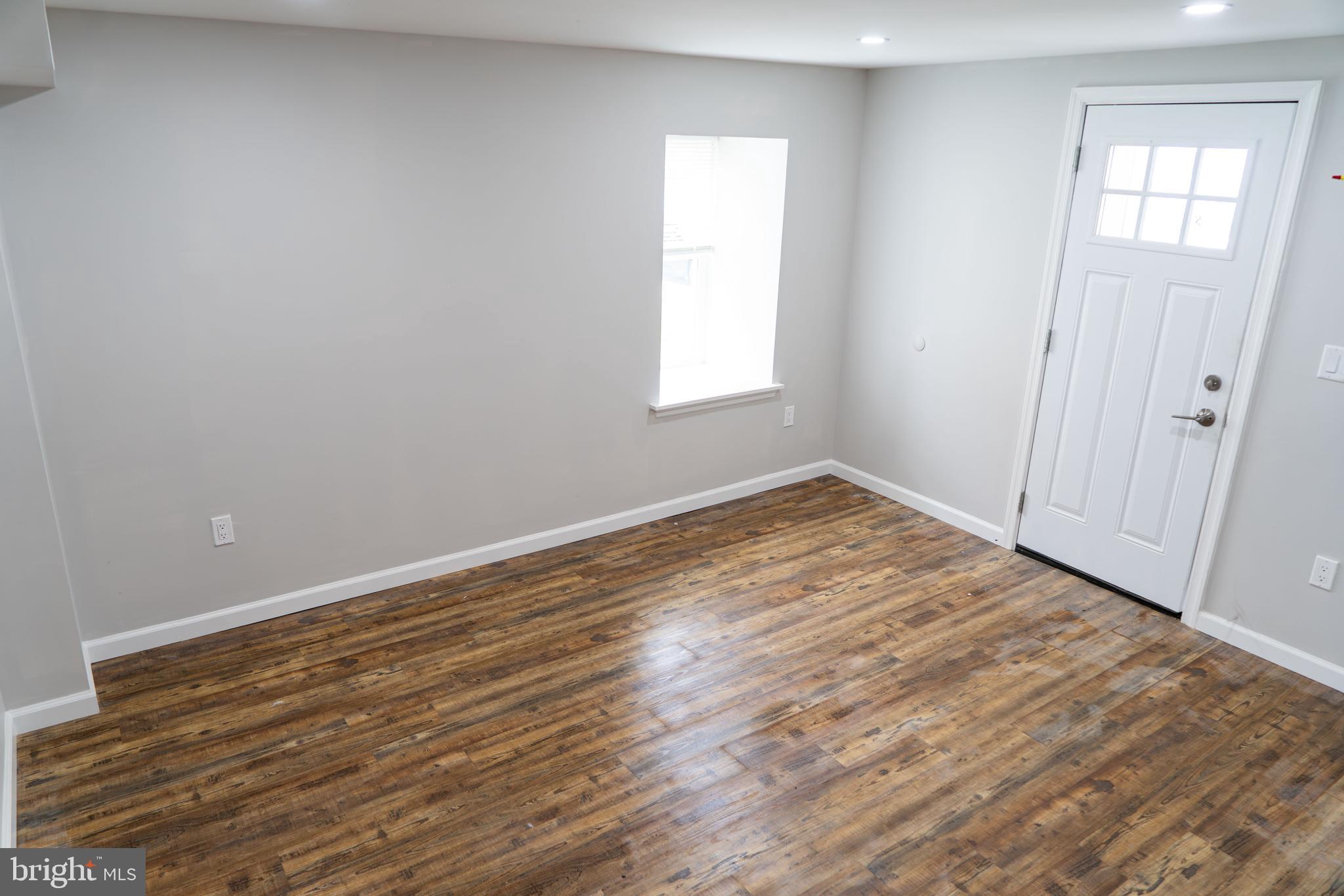 GLENSIDE - Residential Lease