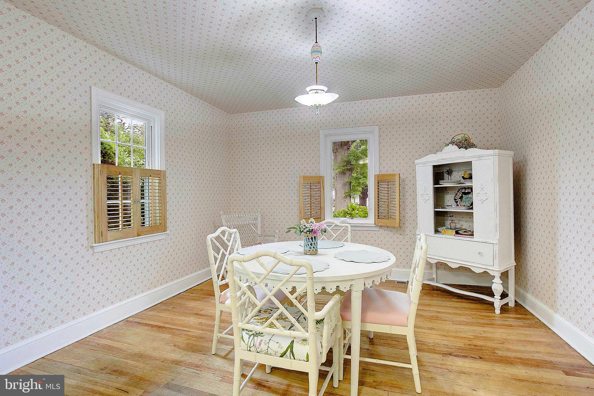 LOG INN ESTATES - Residential