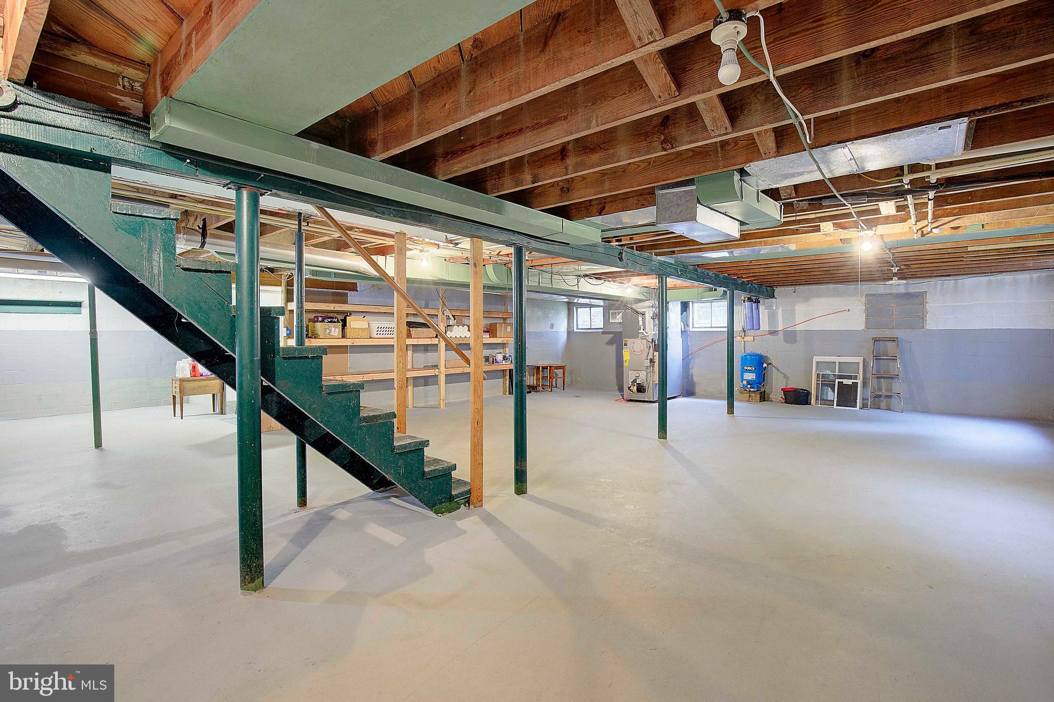 LOG INN ESTATES - Residential