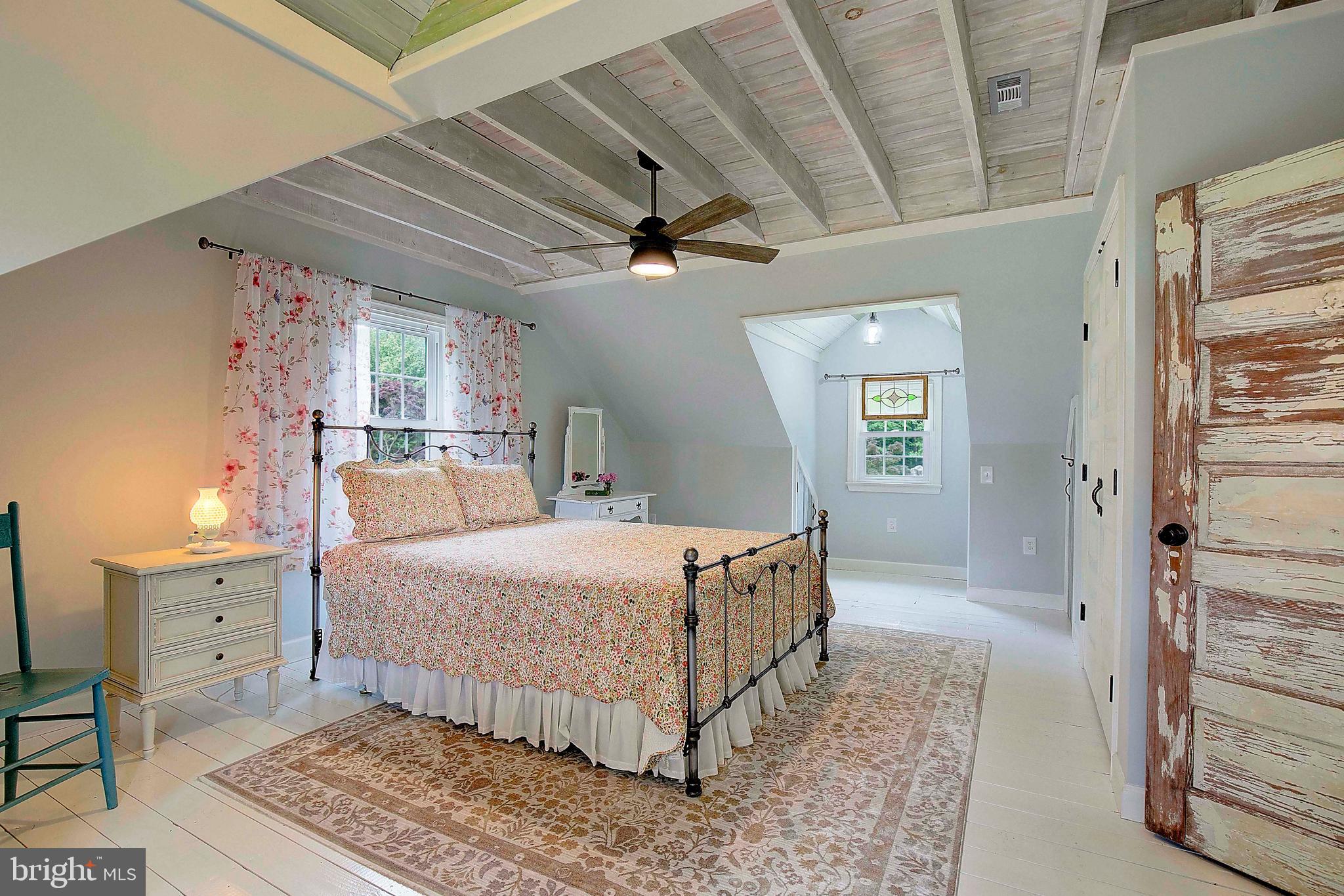 LOG INN ESTATES - Residential