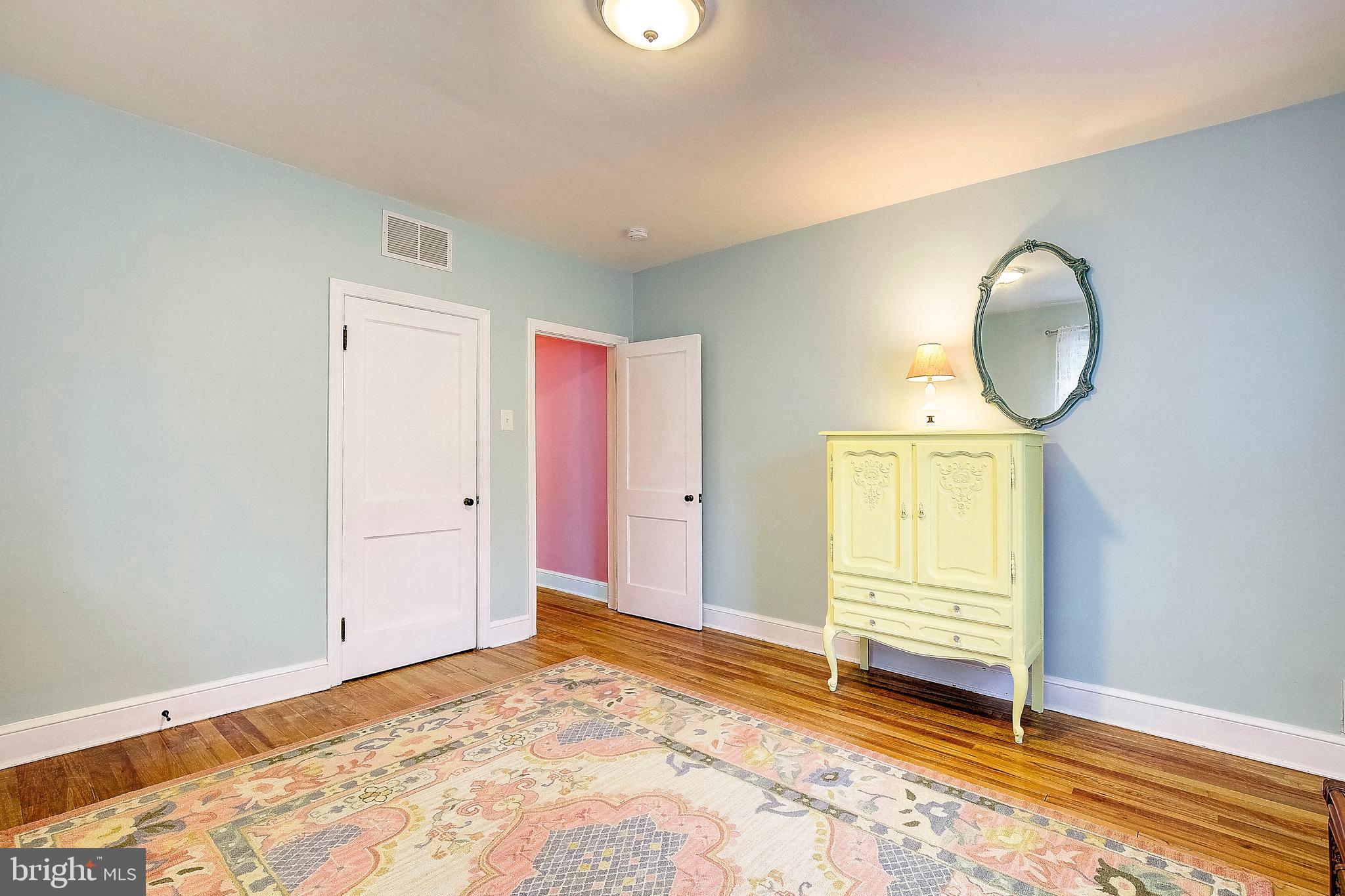 LOG INN ESTATES - Residential