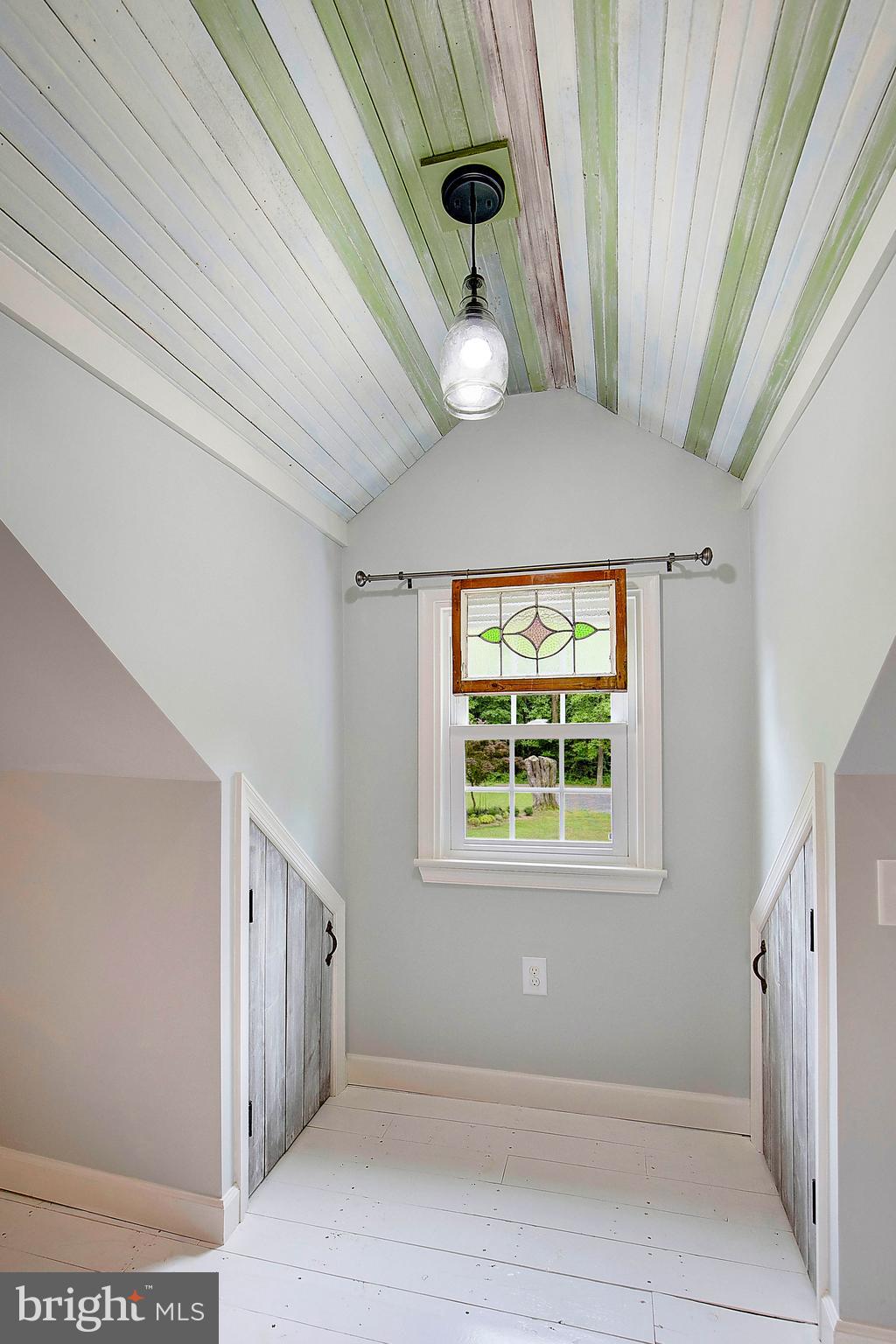 LOG INN ESTATES - Residential