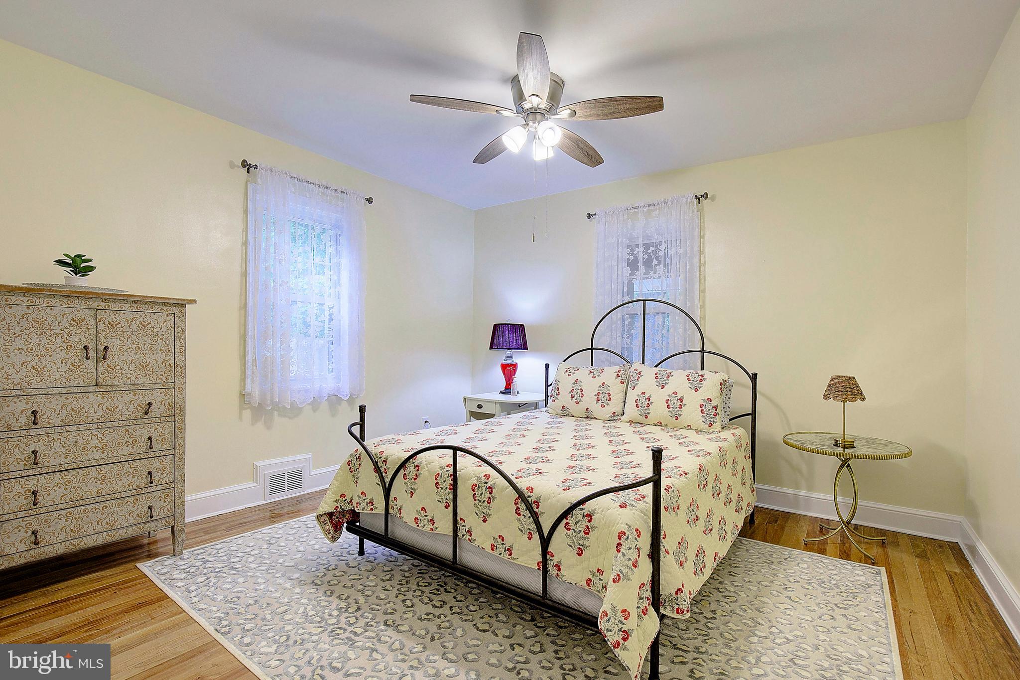 LOG INN ESTATES - Residential