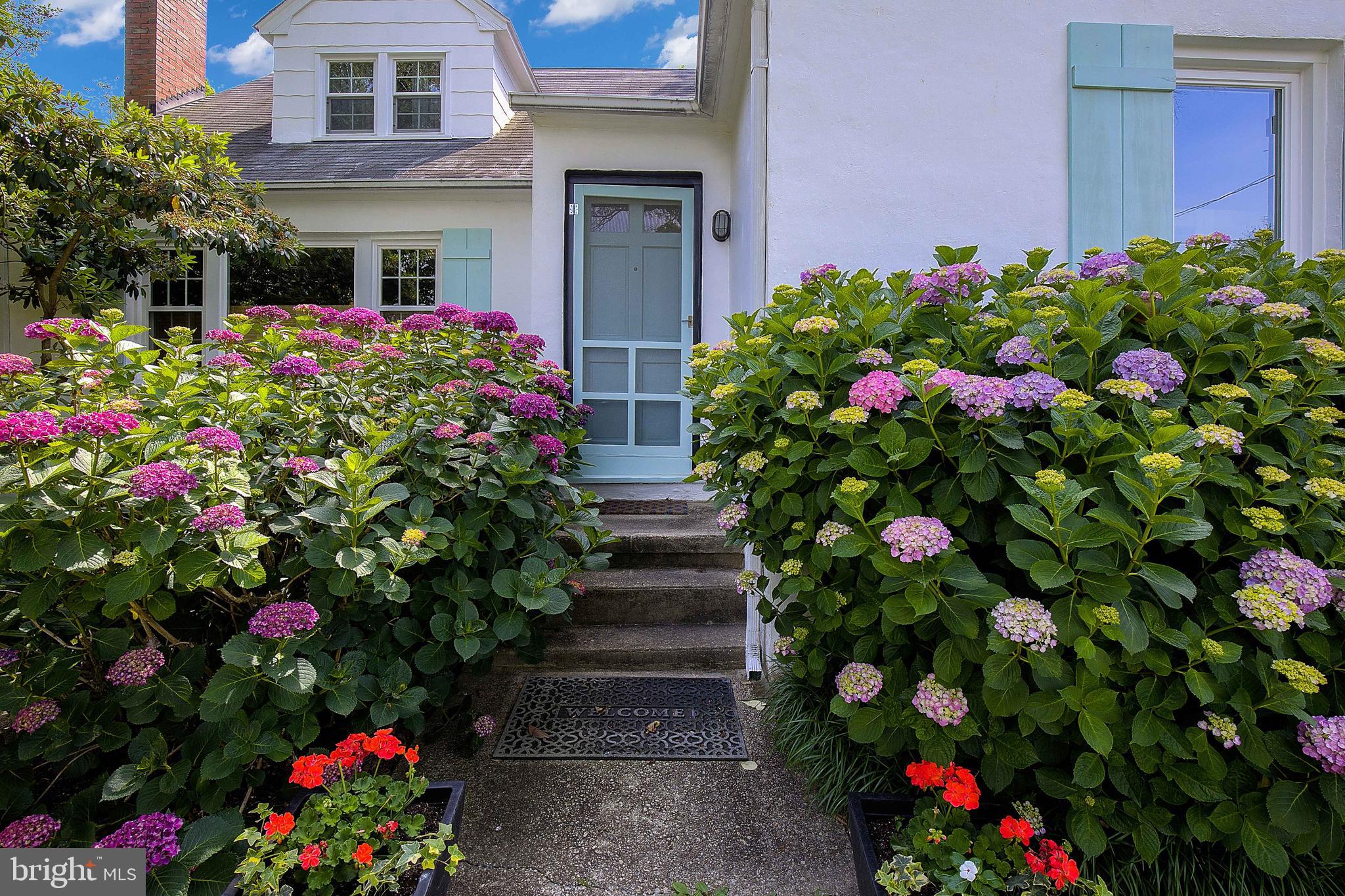 LOG INN ESTATES - Residential