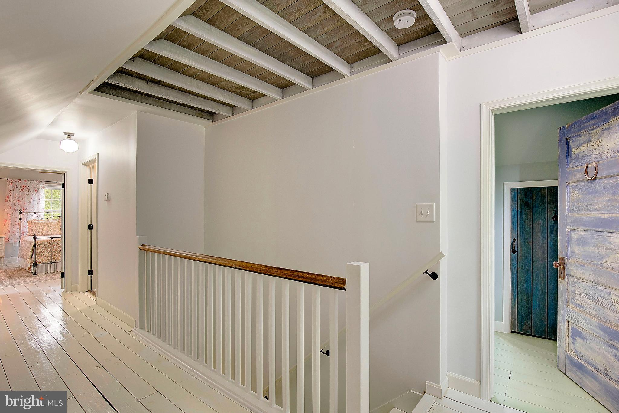 LOG INN ESTATES - Residential