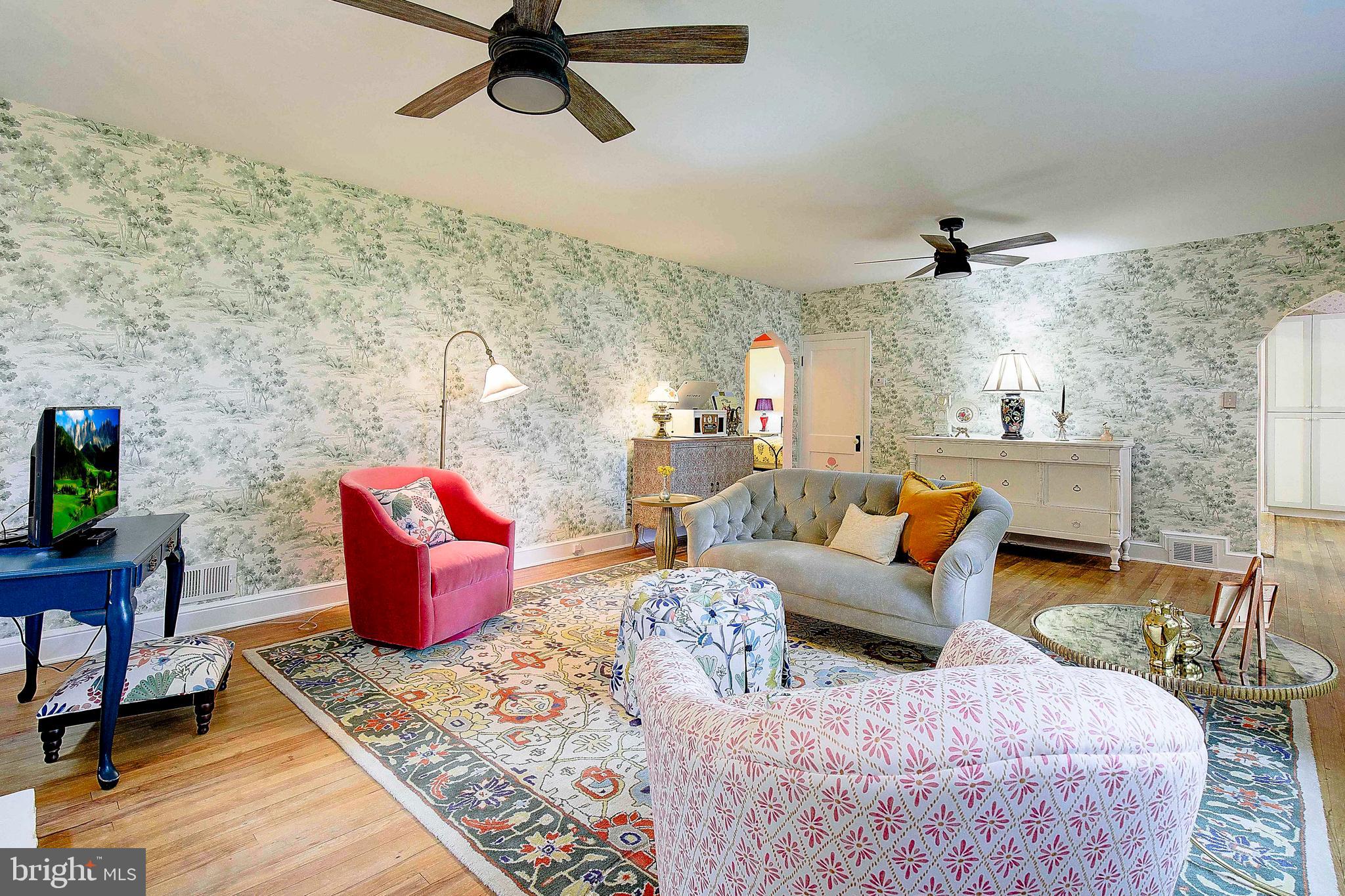 LOG INN ESTATES - Residential