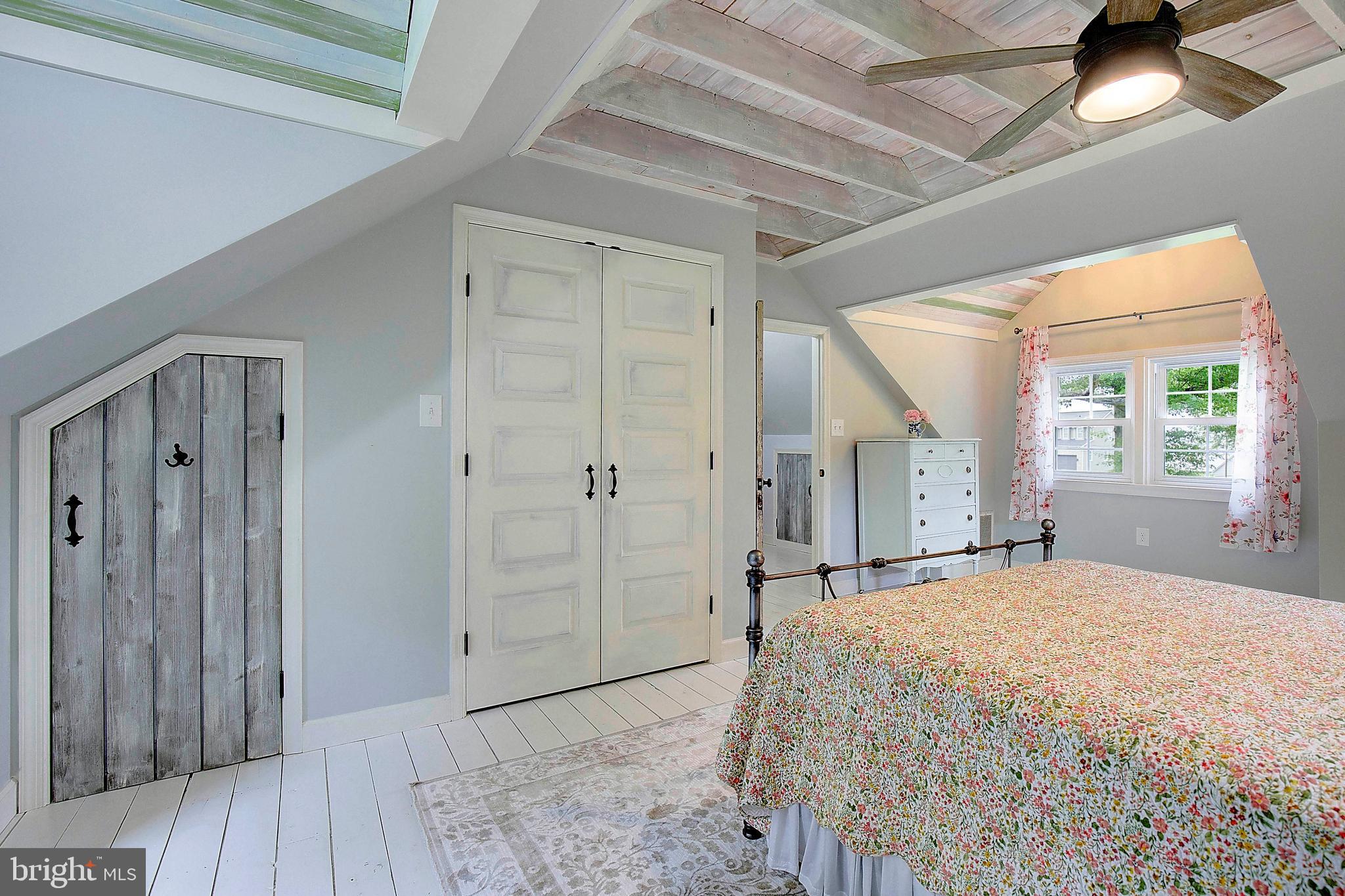 LOG INN ESTATES - Residential