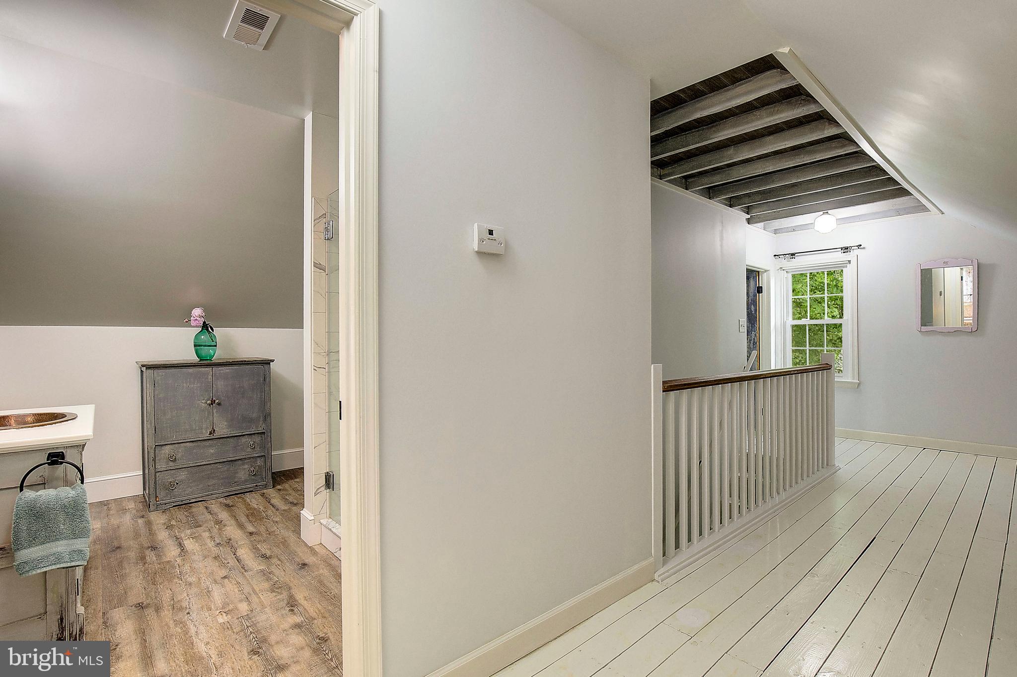 LOG INN ESTATES - Residential