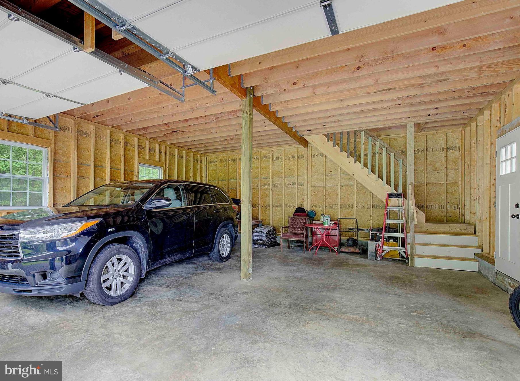 LOG INN ESTATES - Residential