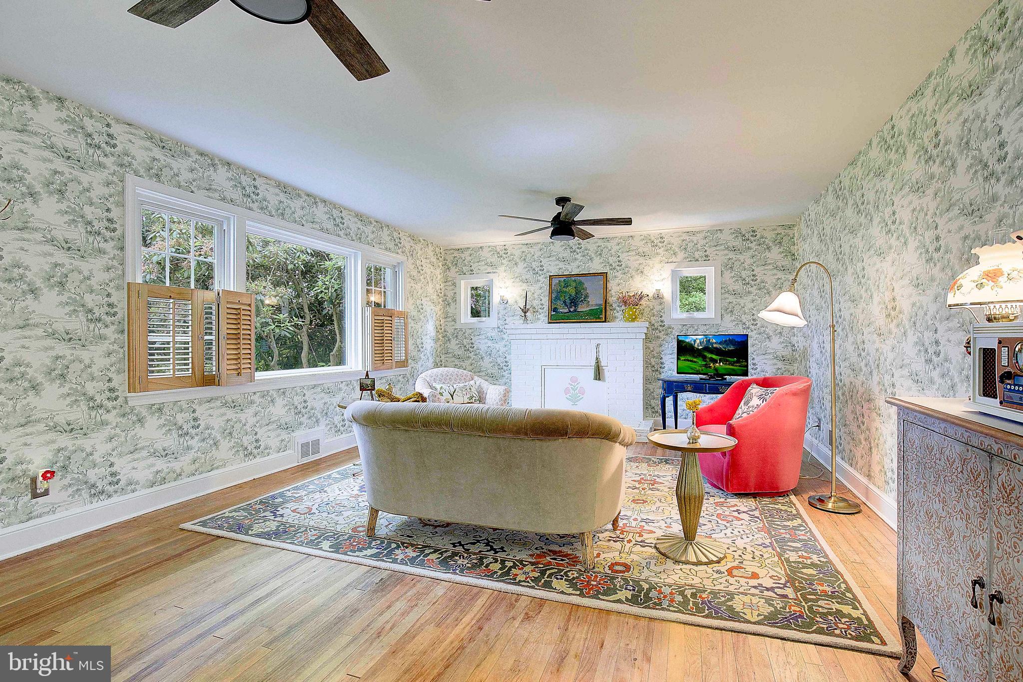 LOG INN ESTATES - Residential