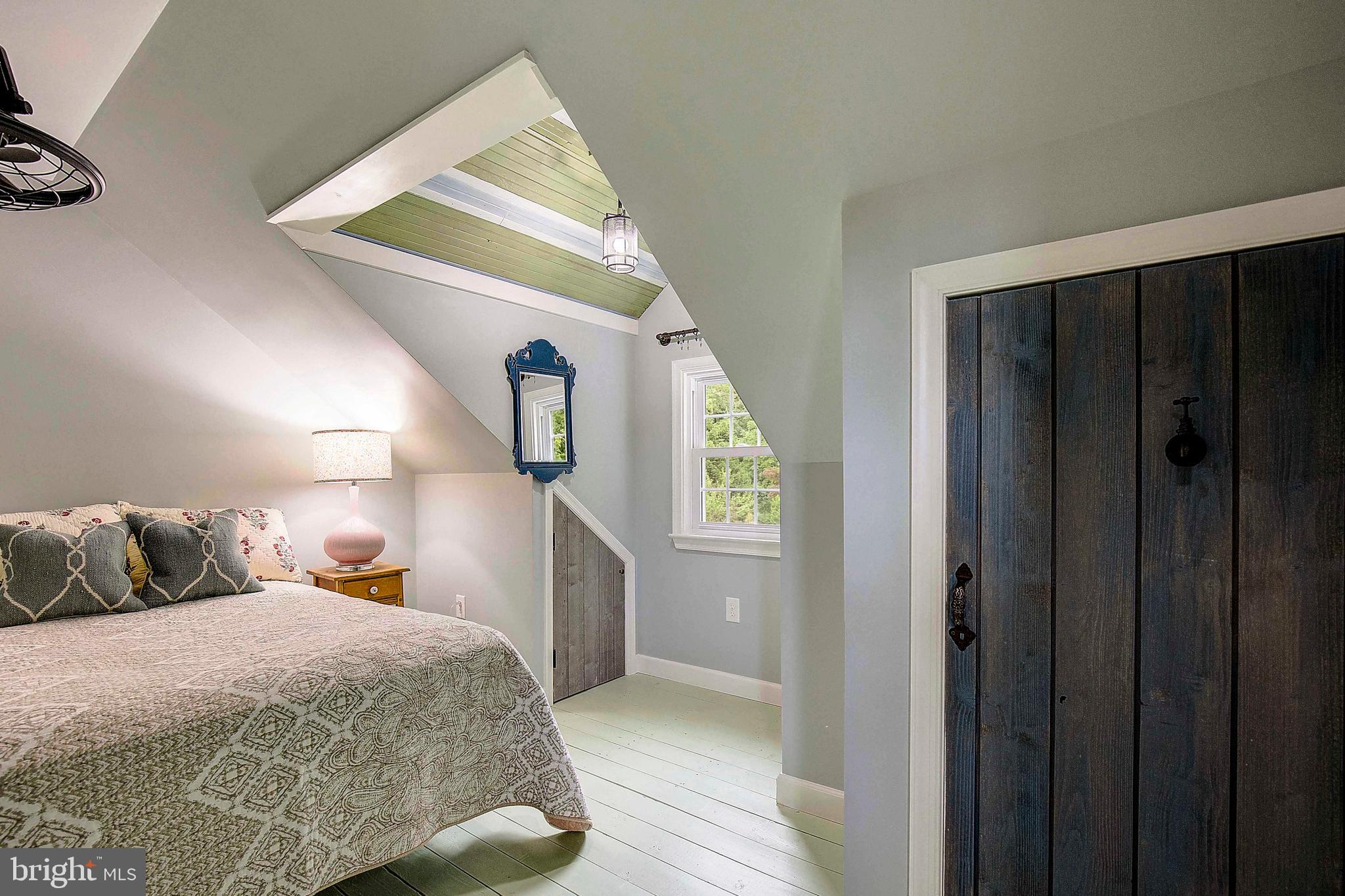 LOG INN ESTATES - Residential