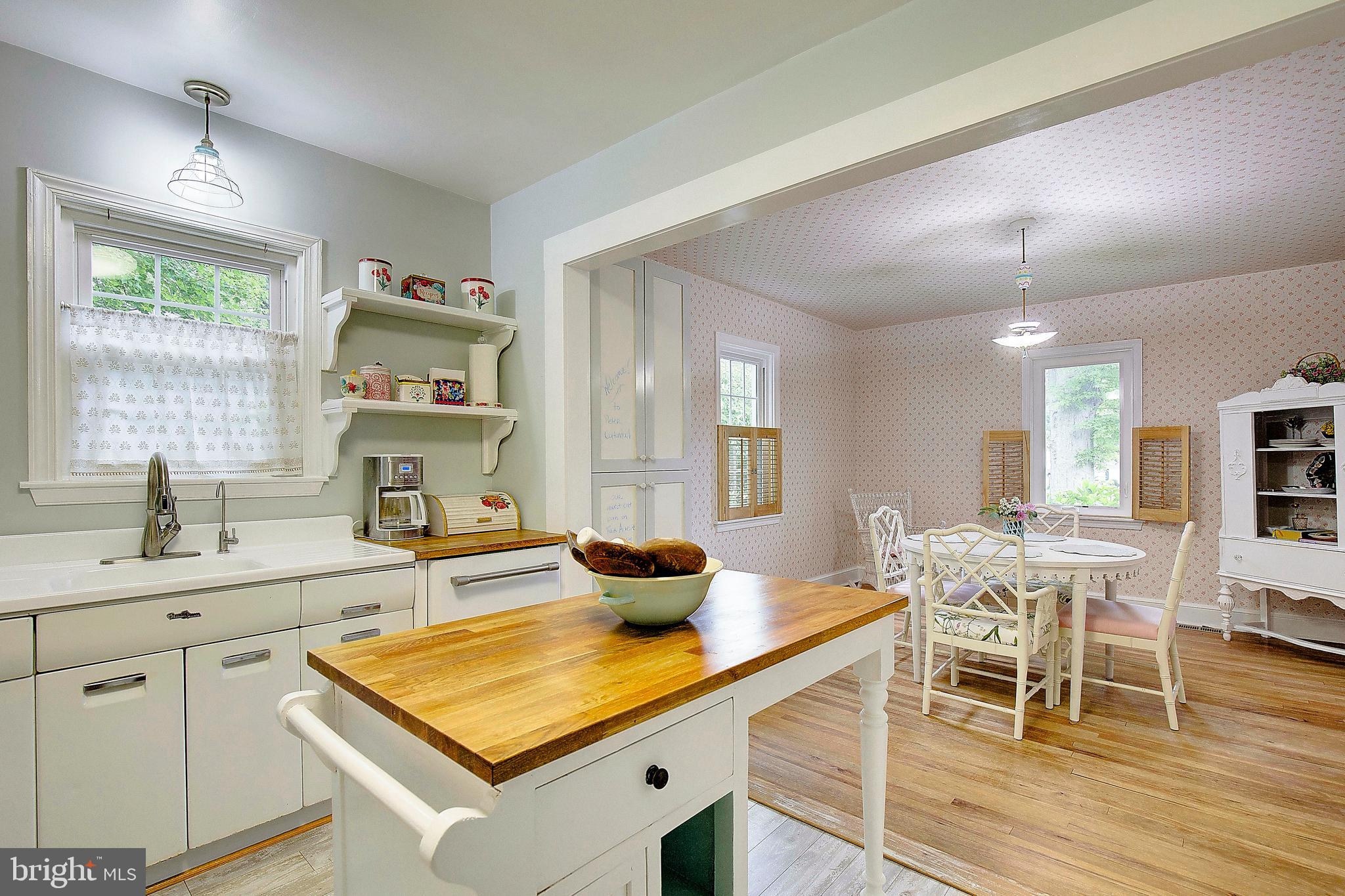 LOG INN ESTATES - Residential