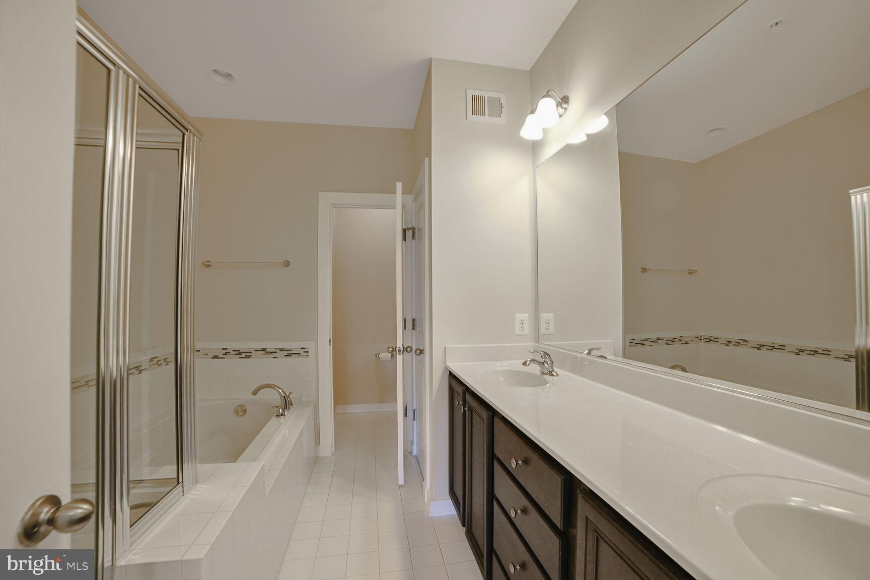 VILLAGES OF URBANA - Residential Lease