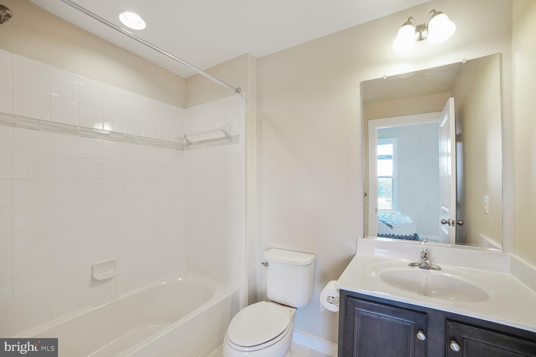 VILLAGES OF URBANA - Residential Lease