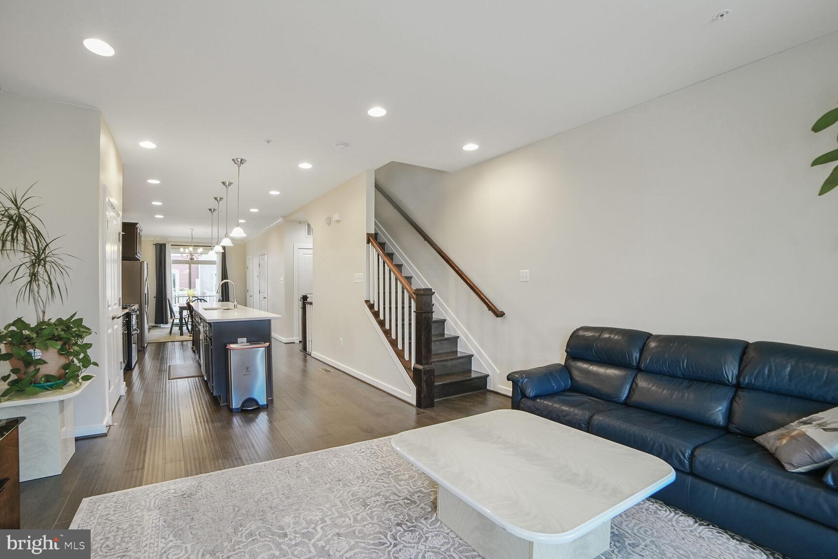 VILLAGES OF URBANA - Residential Lease