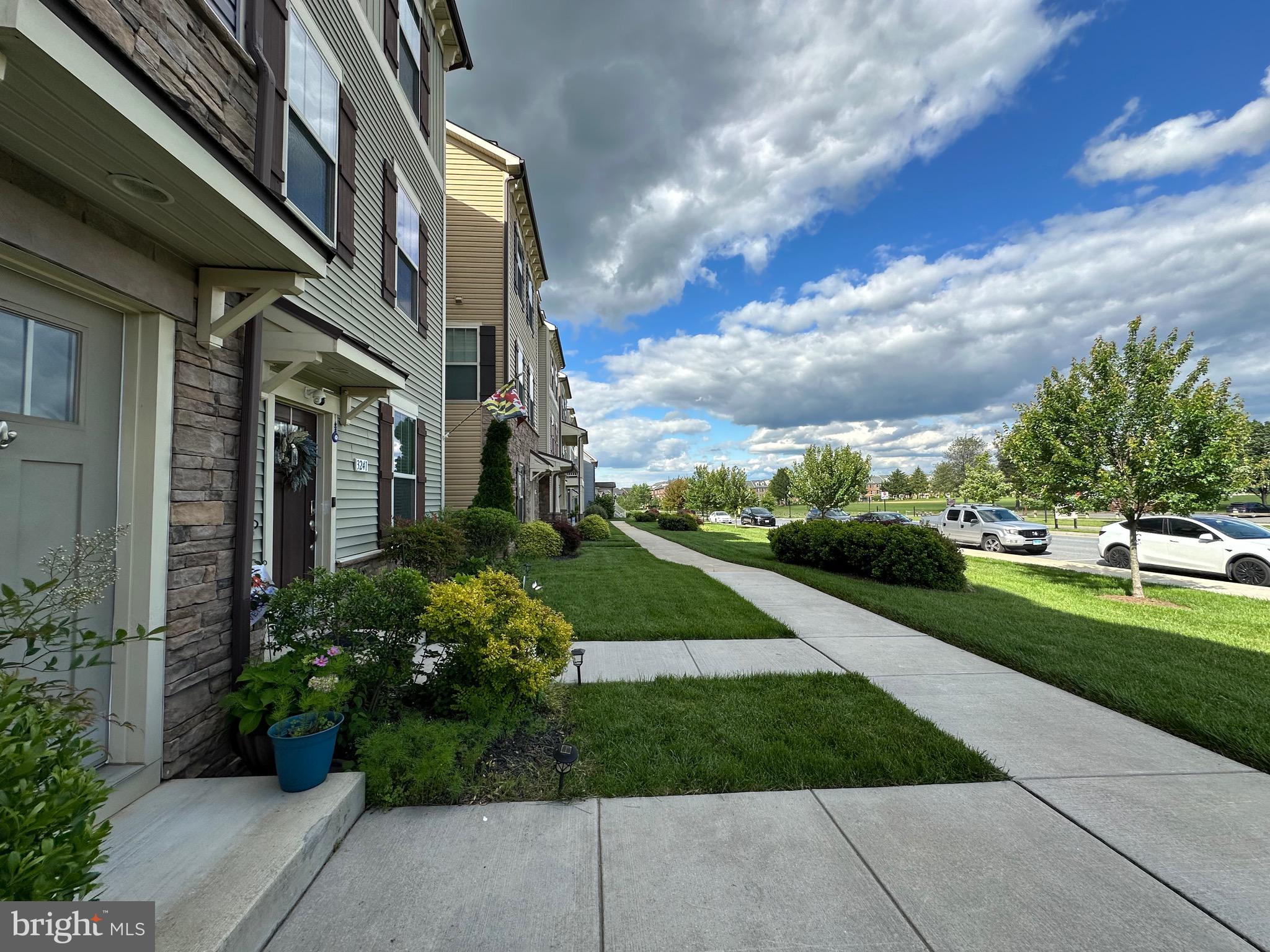 VILLAGES OF URBANA - Residential Lease