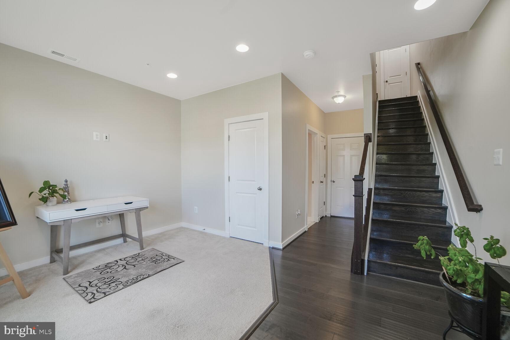 VILLAGES OF URBANA - Residential Lease