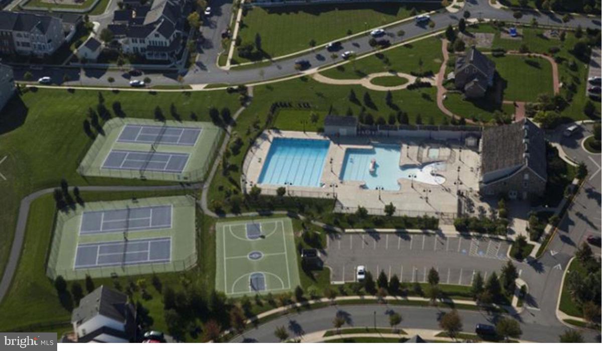 VILLAGES OF URBANA - Residential Lease