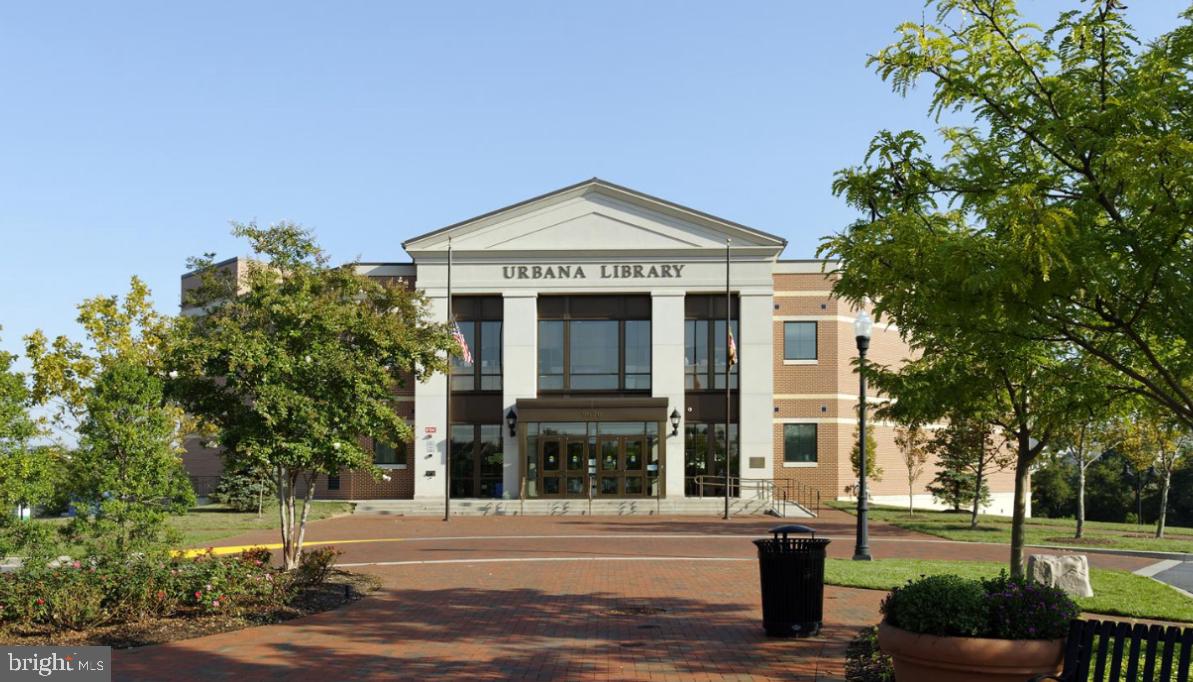 VILLAGES OF URBANA - Residential Lease