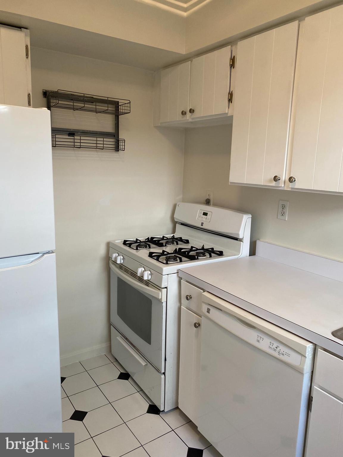 ROSSLYN HEIGHTS - Residential Lease