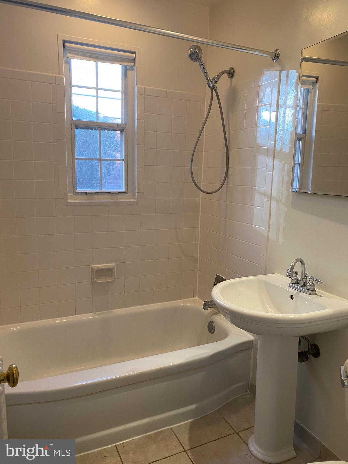 ROSSLYN HEIGHTS - Residential Lease