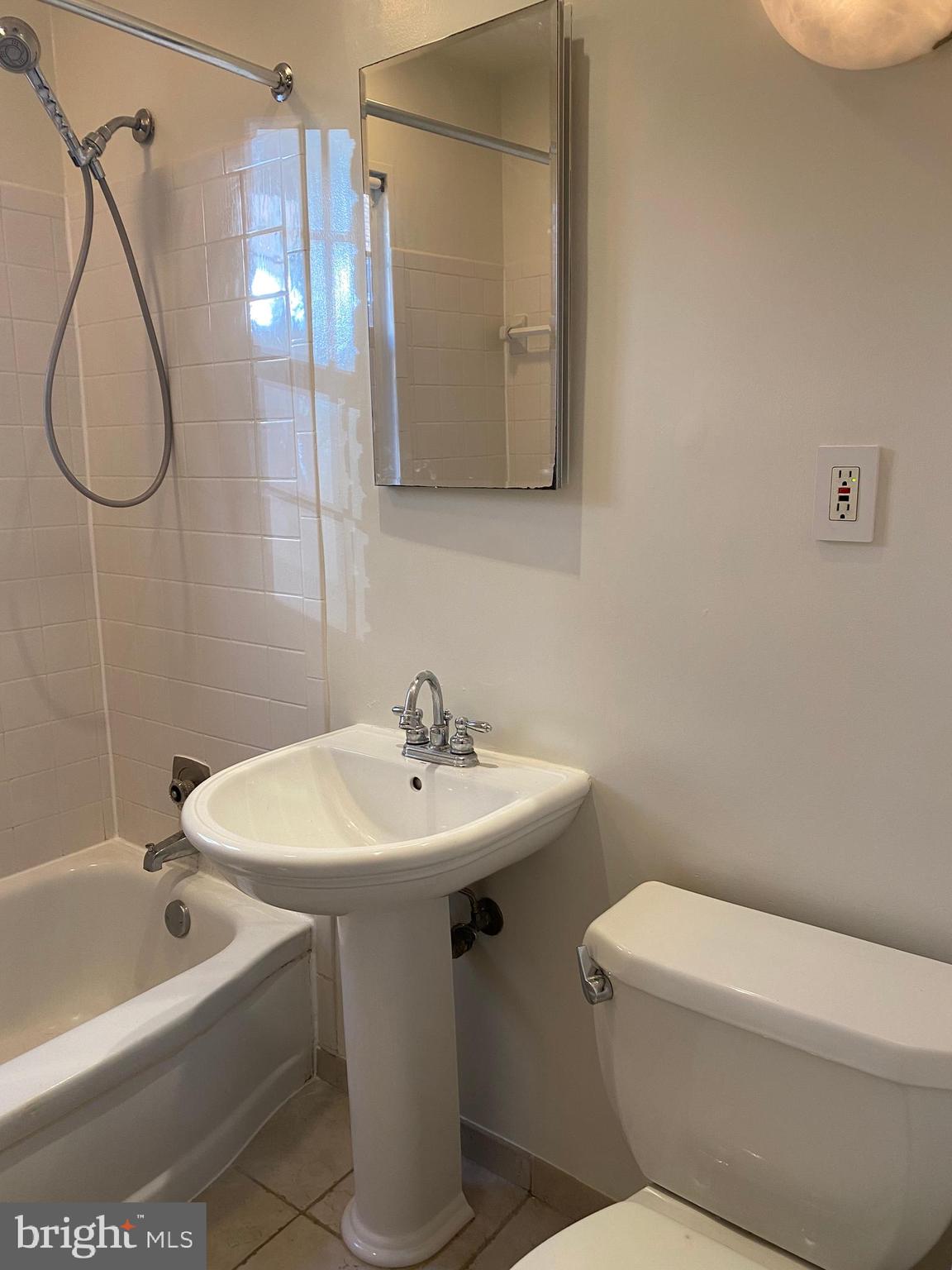 ROSSLYN HEIGHTS - Residential Lease