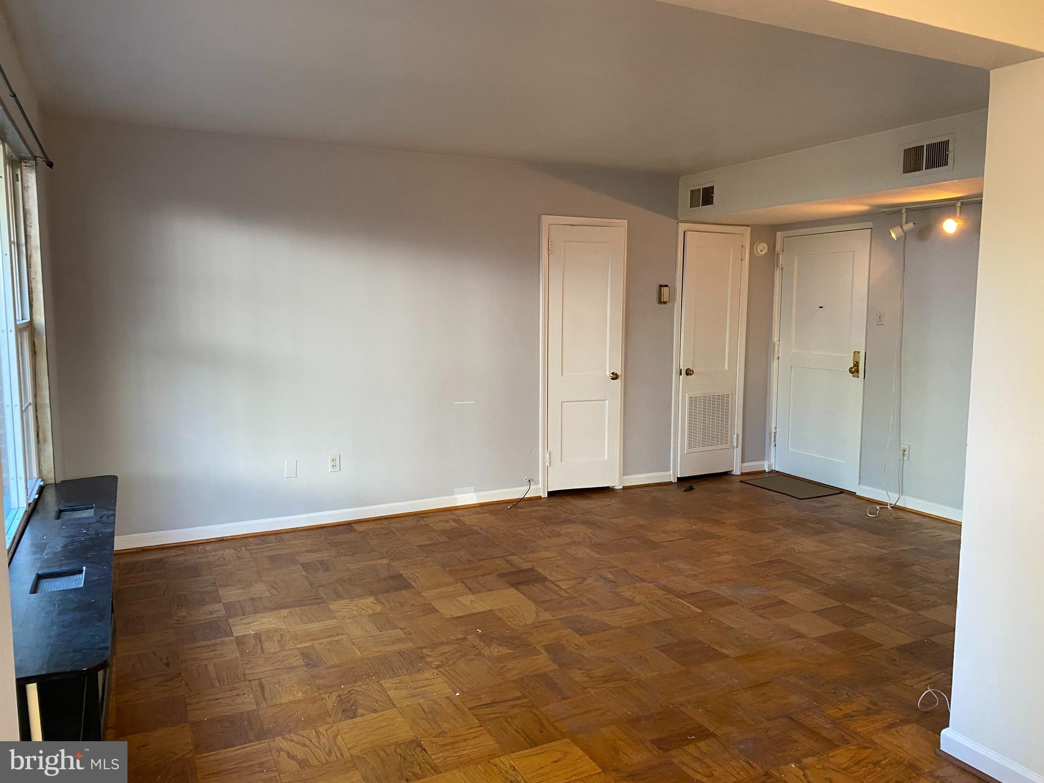 1300 N MEADE STREET 22