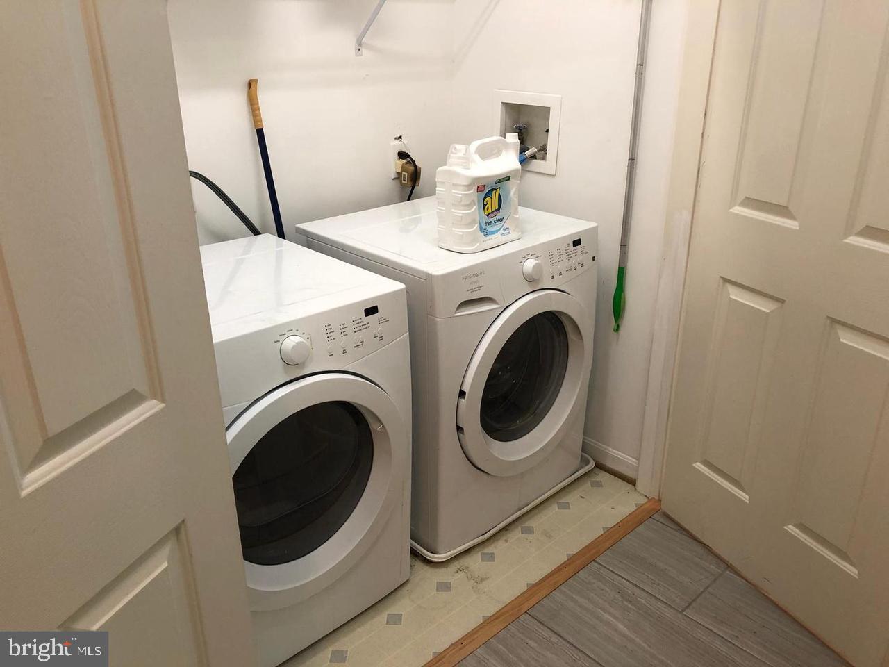 KENTLANDS - Residential Lease