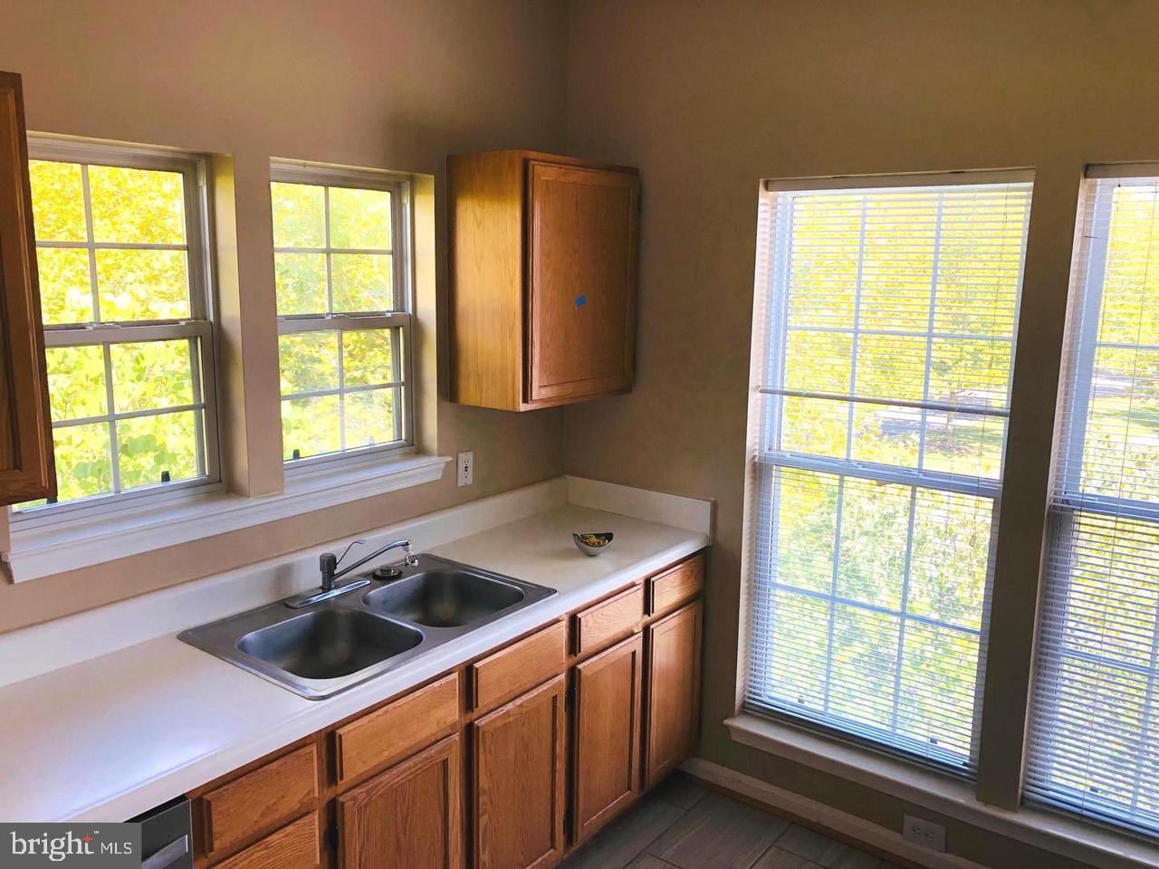 KENTLANDS - Residential Lease