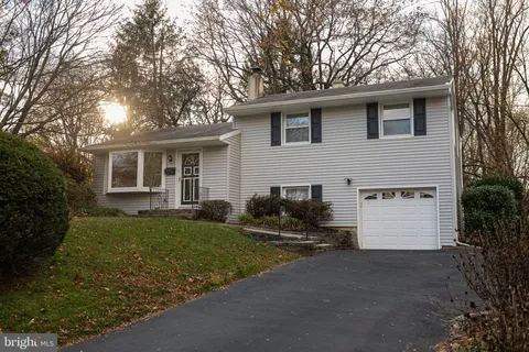 2016 Shadybrook Lane, Feasterville Trevose, PA MLS: PABU2110042