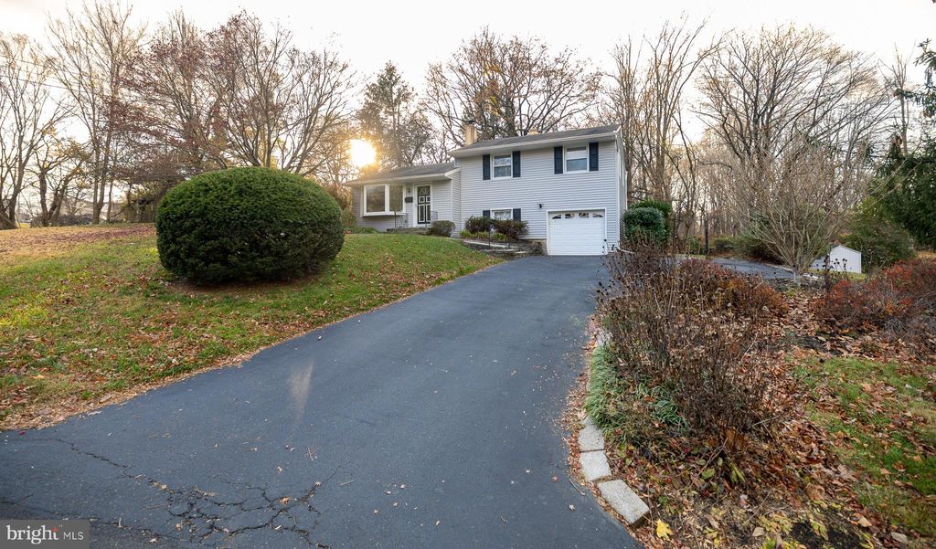 Photo of 2016 Shadybrook Lane, FEASTERVILLE TREVOSE, PA 19053 (MLS # PABU2110042)