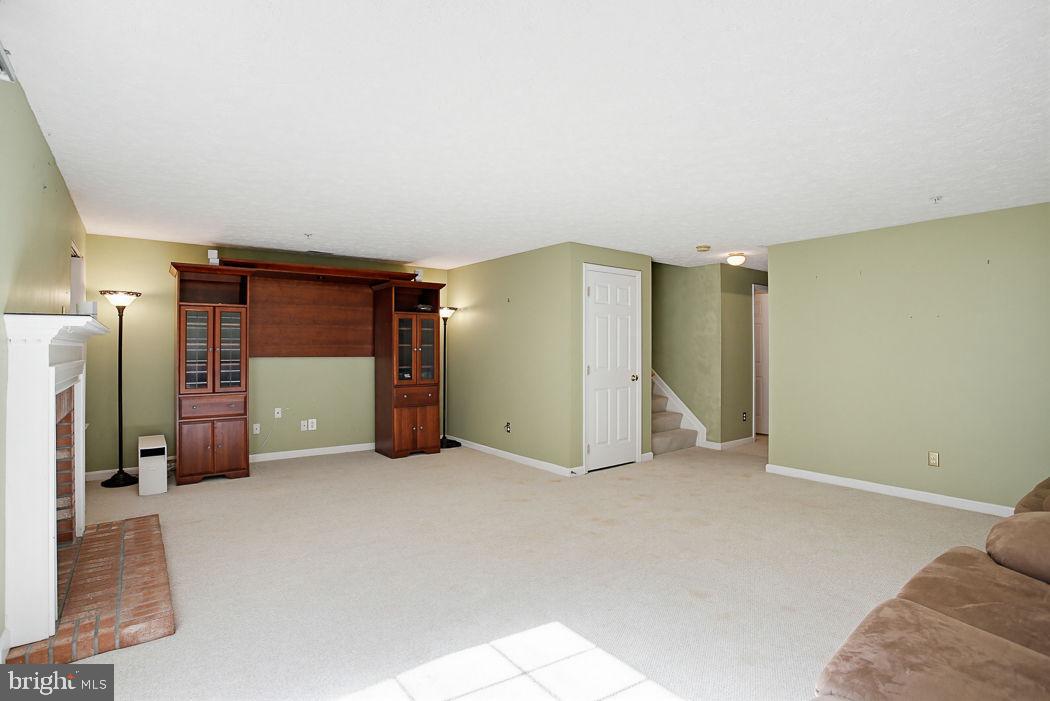 DEER SPRING - Residential