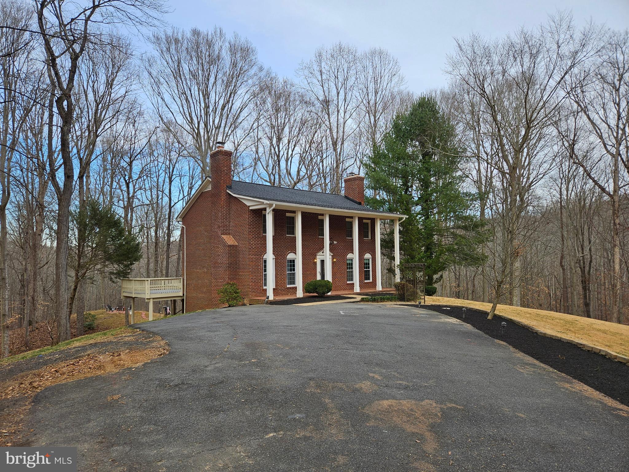 OCCOQUAN OAKS - Residential