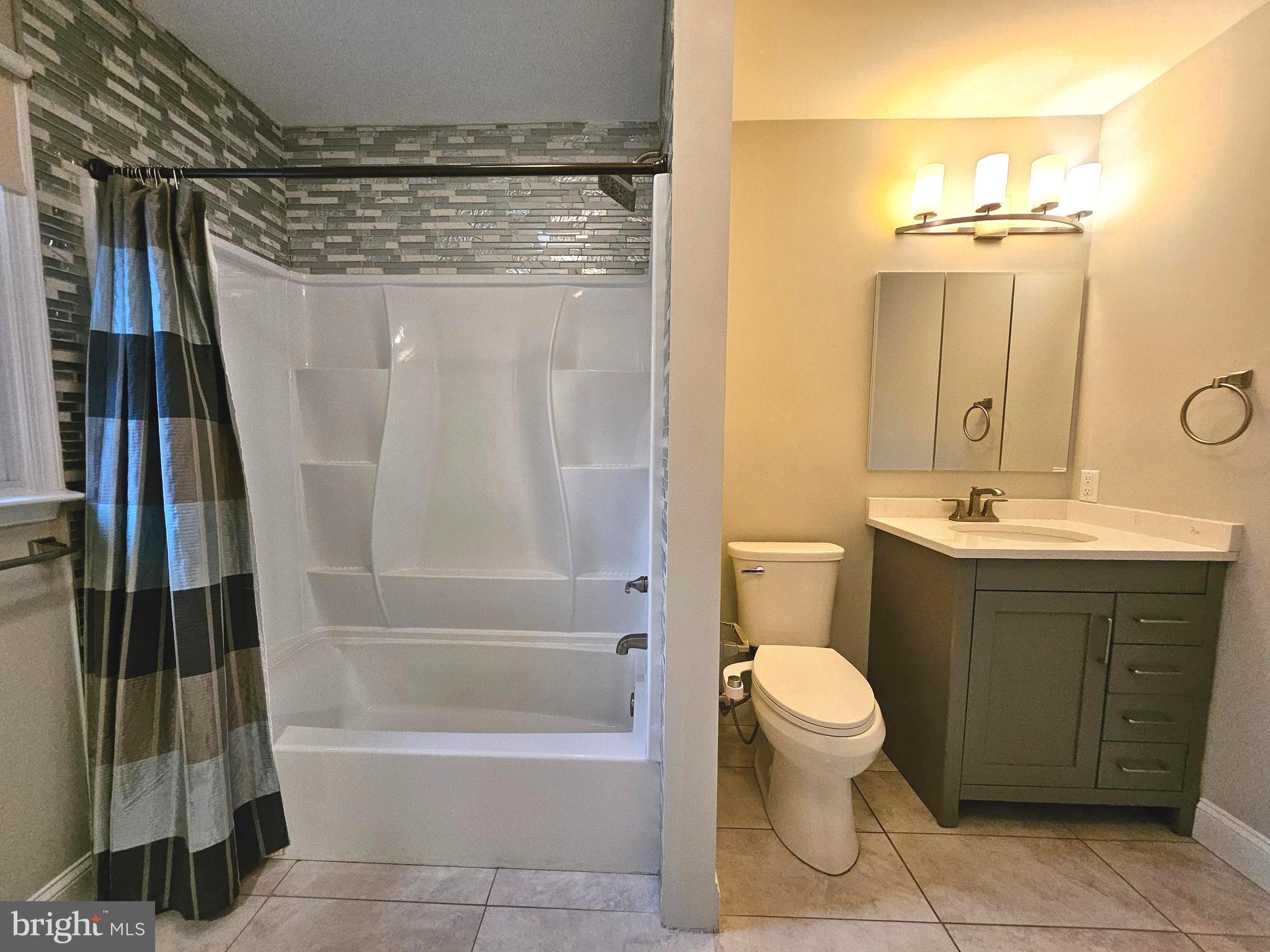 OCCOQUAN OAKS - Residential