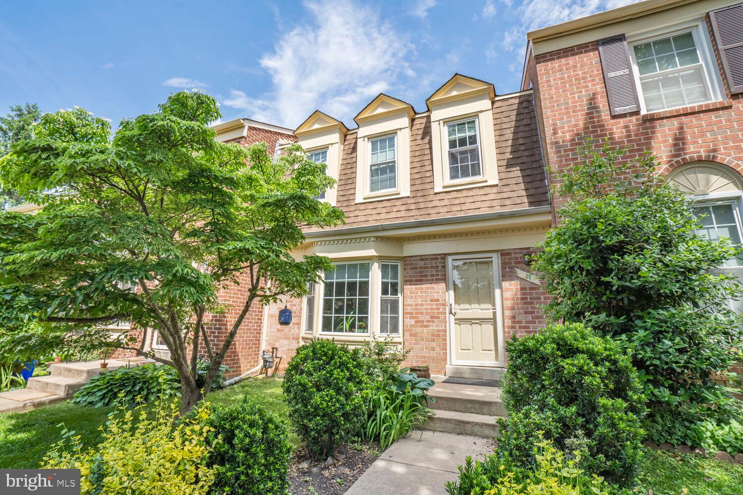 11 SHAGBARK COURT