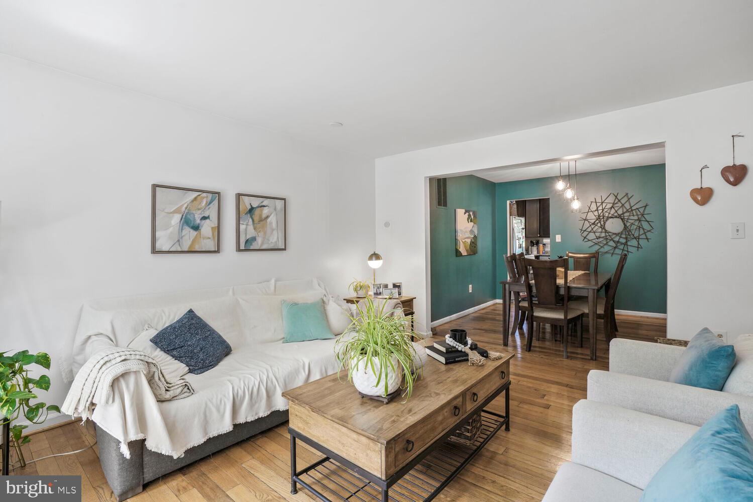 11 SHAGBARK COURT