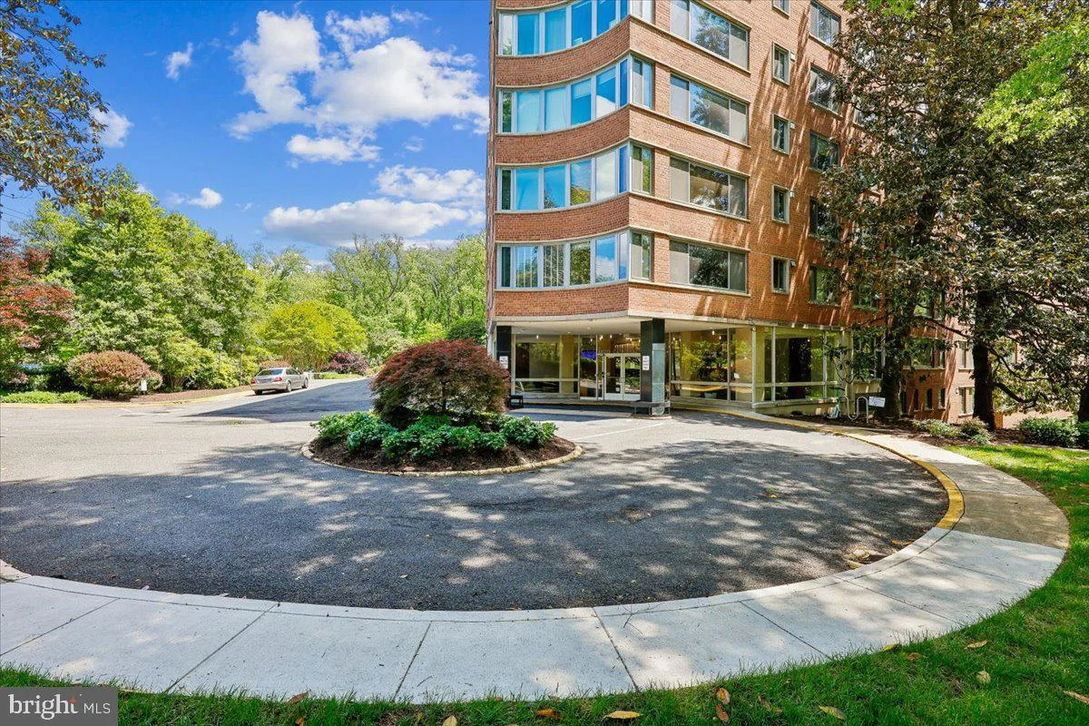 4200 Cathedral Avenue NW Unit 716
